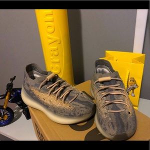 Yeezy toddler mist 9.5c